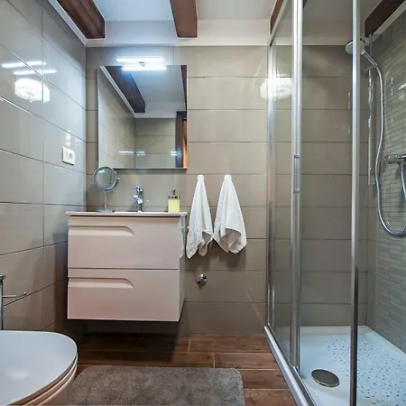 Nea Seaview 3-apartments! * Ровинь