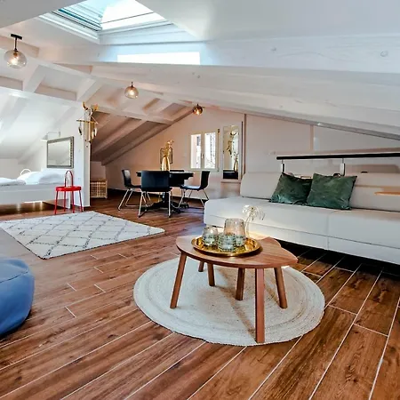 Seaview! 3-apartments In Old Town! *
