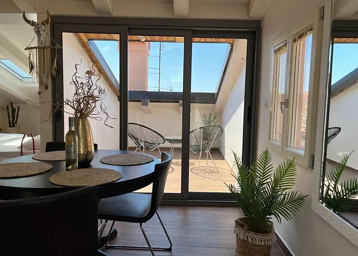 Villa Seaview! 3-Apartments In Old Town! 아파트 로비니