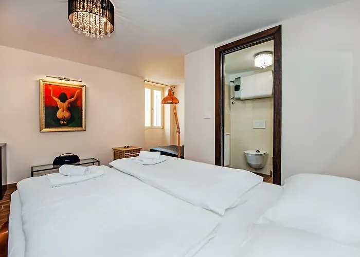Seaview! 3-apartments In Old Town! Apartman Rovinj