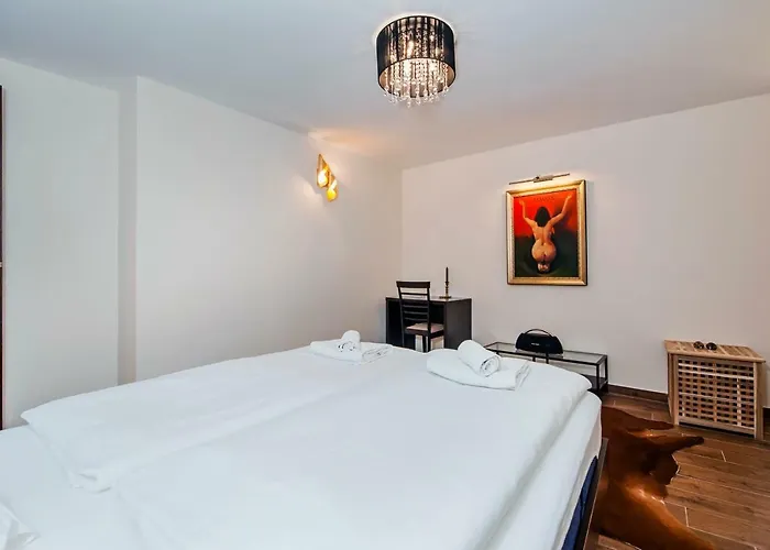 Villa Seaview! 3-Apartments In Old Town! * 로비니