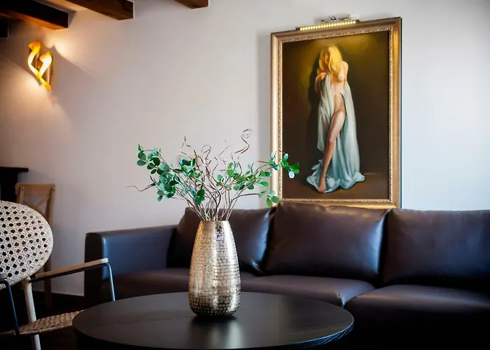 Villa Seaview! 3-Apartments In Old Town! 로비니