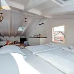 Seaview! 3-apartments In Old Town! Апартаменты