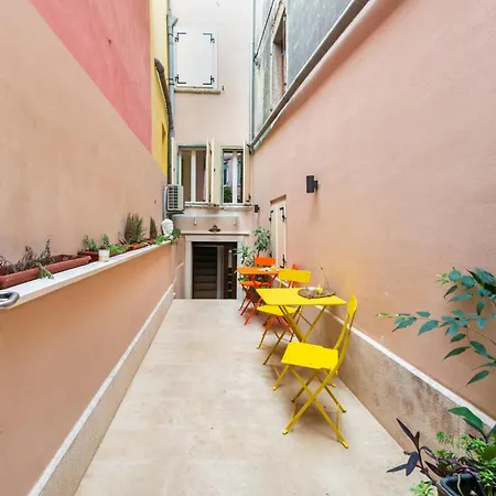 Villa Nea Seaview! Deluxe Apartments In Old Town! 아파트 로비니
