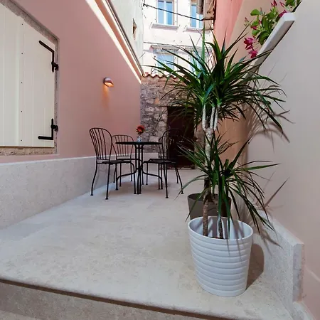 Nea Seaview 3-apartments! Rovinj