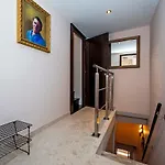 Seaview! 3-apartments In Old Town!