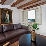 Seaview! 3-apartments In Old Town! *
