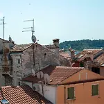 Seaview! 3-apartments In Old Town!