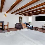 Seaview! 3-apartments In Old Town! Appartement