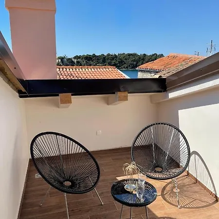 Seaview! 3-apartments In Old Town! *