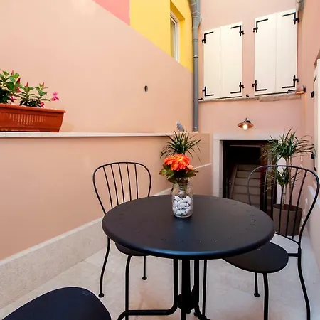 Seaview! 3-apartments In Old Town! * Rovinj