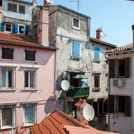 Seaview! 3-apartments In Old Town! Rovinj