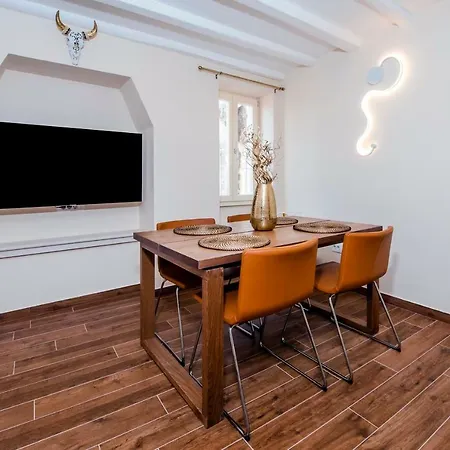 Seaview! 3-apartments In Old Town! * Rovinj