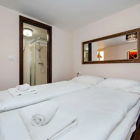 Seaview! 3-apartments In Old Town! * Rovinj