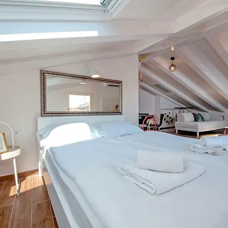 Seaview! 3-apartments In Old Town! Apartman