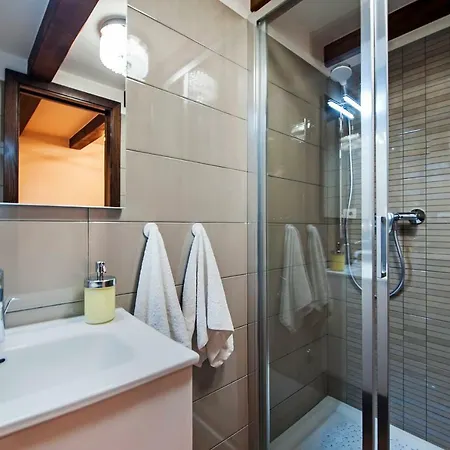 Seaview! 3-apartments In Old Town! Rovinj