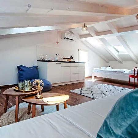 Seaview! 3-apartments In Old Town! *