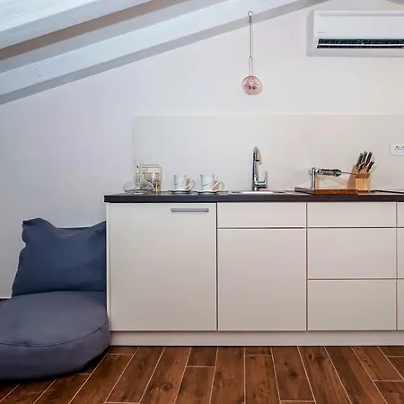 Seaview! 3-apartments In Old Town! *