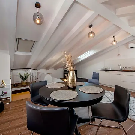 Seaview! 3-apartments In Old Town!