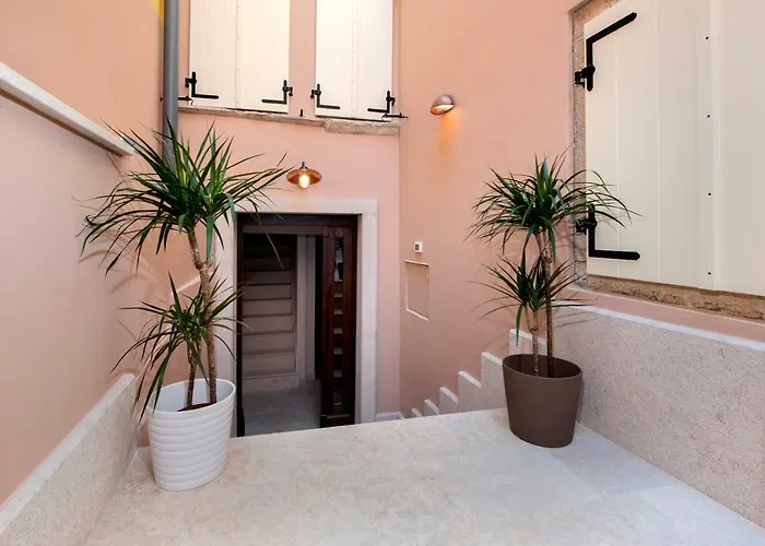 아파트 Seaview! 3-apartments In Old Town!