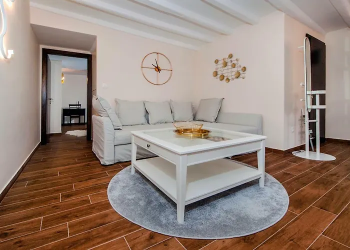 Seaview! 3-apartments In Old Town! 아파트