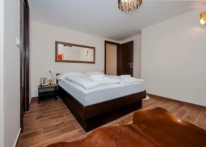 Seaview! 3-apartments In Old Town! * 로비니