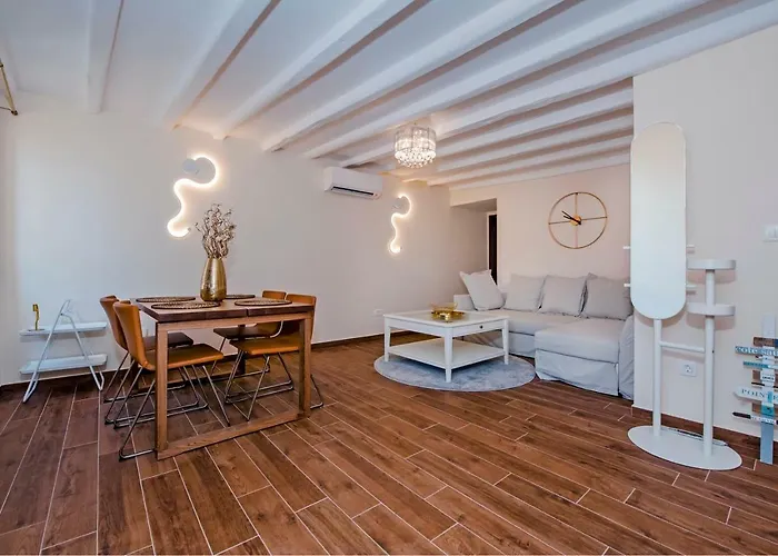 Seaview! 3-apartments In Old Town! 아파트 *