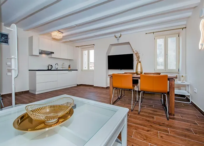 Seaview! 3-apartments In Old Town! 아파트 *
