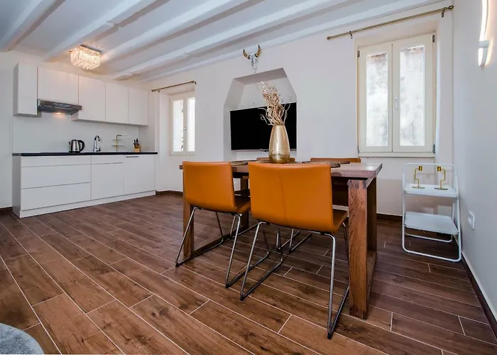 아파트 Seaview! 3-apartments In Old Town! 로비니
