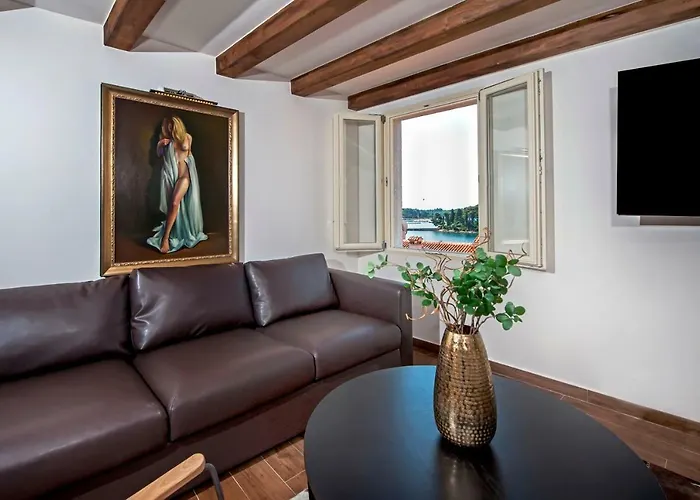 Seaview! 3-apartments In Old Town! *
