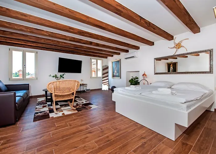 Seaview! 3-apartments In Old Town! *