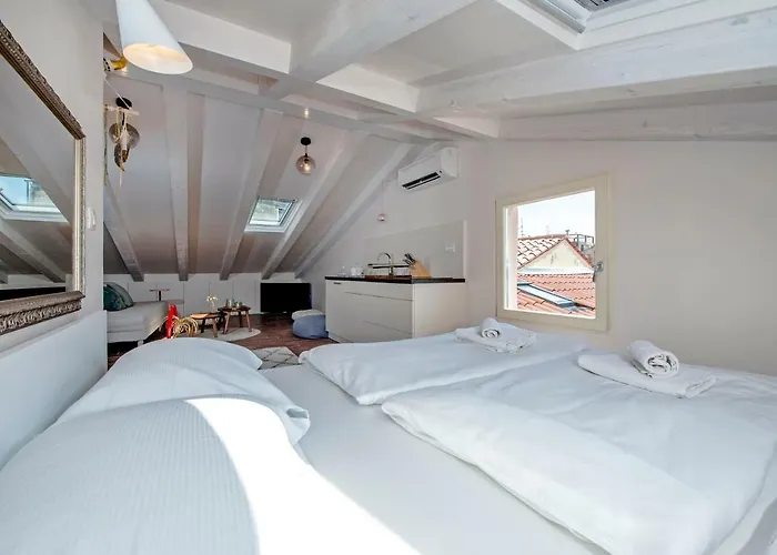 Seaview! 3-apartments In Old Town! 아파트