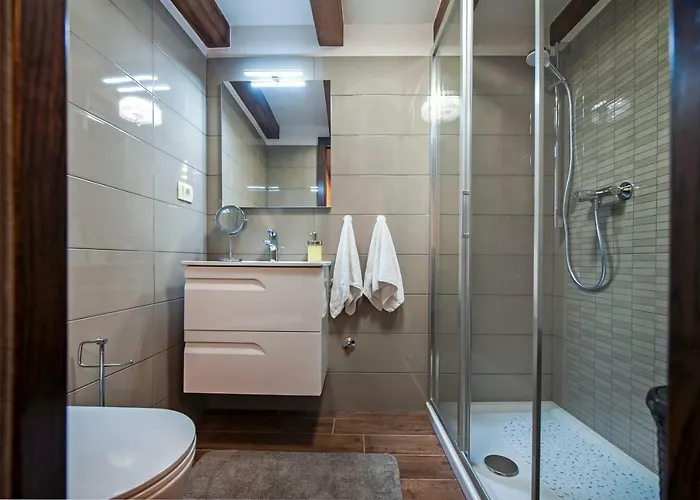 Seaview! 3-apartments In Old Town! * 로비니