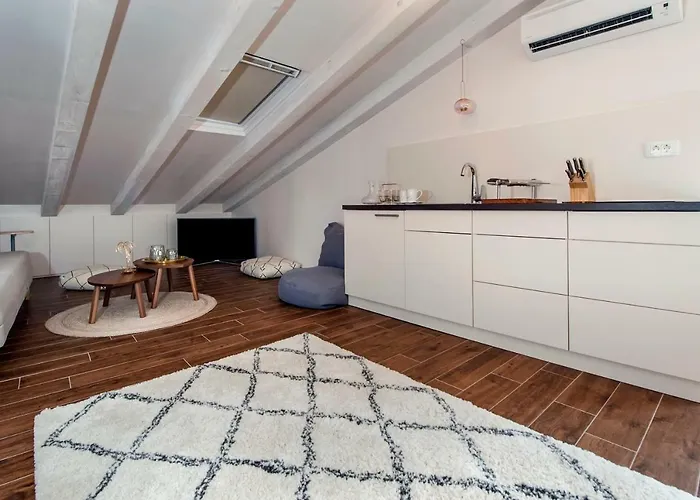아파트 Seaview! 3-apartments In Old Town! *