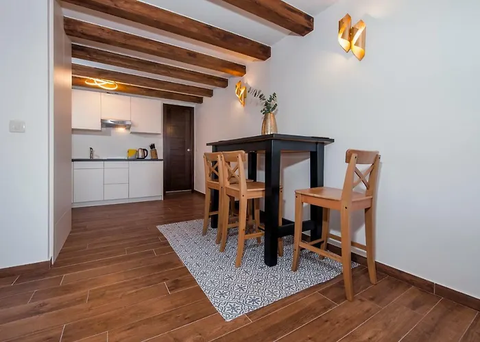 Seaview! 3-apartments In Old Town! 아파트 로비니
