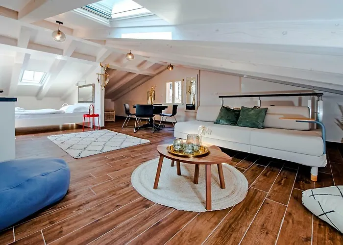 Seaview! 3-apartments In Old Town! *