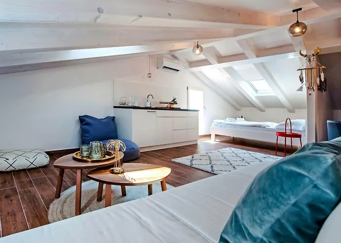 Seaview! 3-apartments In Old Town! *