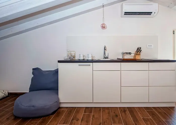 Seaview! 3-apartments In Old Town! *